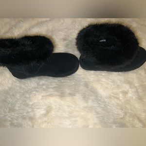 BLACK FUR Fluff UGGS
